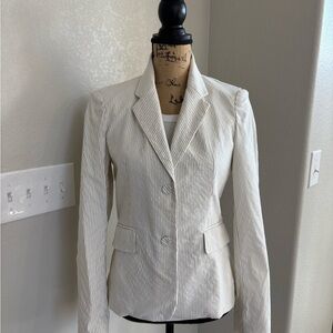 Amanda & Chelsea Cream and White Blazer